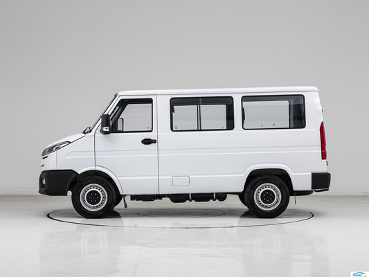 MPV multifuncional com ecrã táctil para transporte de passageiros e mercadorias Iveco Diesel