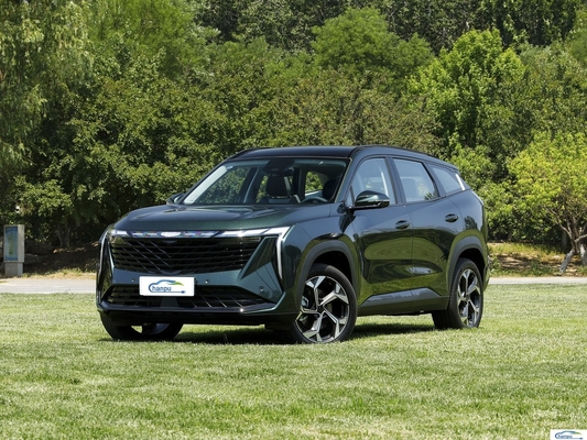 Descubra o Hybrid Boyue L Compact Car de Geely com cor interior escura