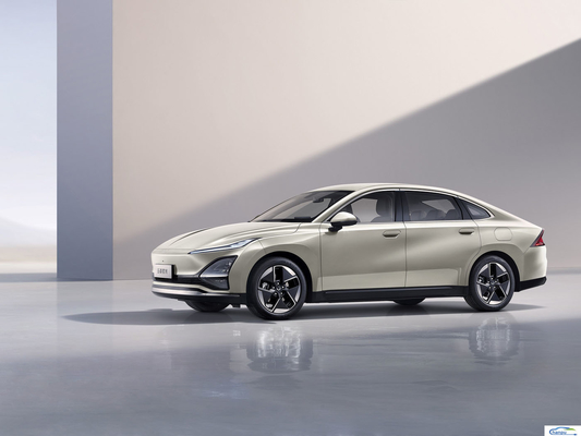 2024 Wuling Starlight 70km Standard Sedan Elétrico Ride-On Carro de Passageiros Veículo de Energia