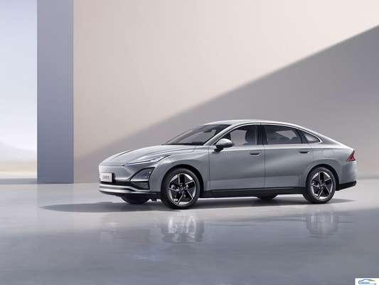 2024 Wuling Starlight 70km Standard Sedan Elétrico Ride-On Carro de Passageiros Veículo de Energia