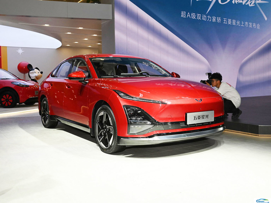 2024 Wuling Starlight 70km Standard Sedan Elétrico Ride-On Carro de Passageiros Veículo de Energia