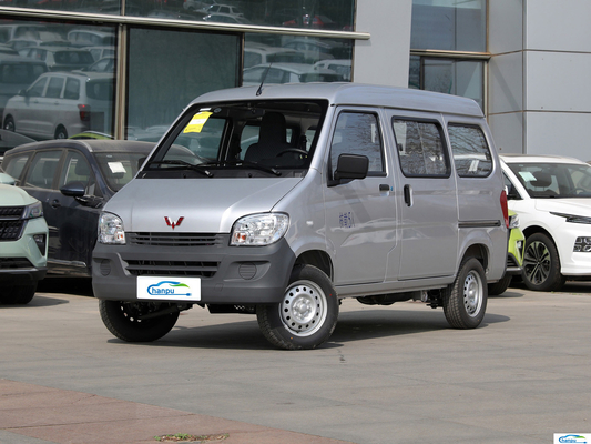 S Wuling Zhiguang Carrinha de passageiros de gasolina com pneu R15 tamanho normal volante