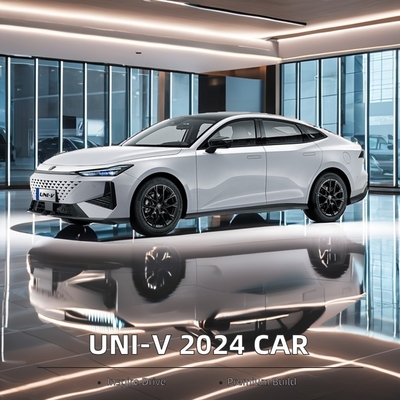 Changan UNI-V 2024 1.5T Carro movido a combustível com suspensão dianteira Macpherson