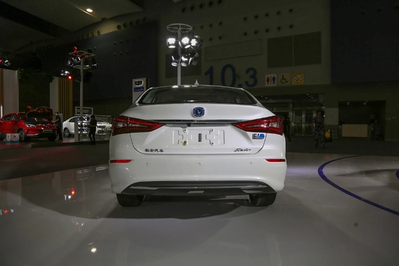 Avançar na competição com o Changan Eado EV460 2024 Sedan A Energy Vehicle