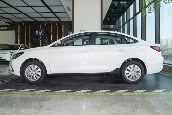 Avançar na competição com o Changan Eado EV460 2024 Sedan A Energy Vehicle