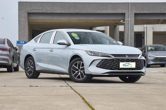 BYD Clean Energy Hybrid Qin L Dm-I-2024 Sedan Um carro Phev de tamanho médio com sistema de motor duplo