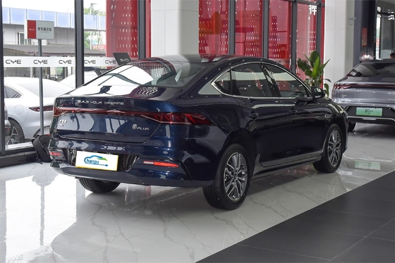 O poderoso Qin Plus Dm-2024 Dm-I Honor da BYD, versão PHEV Sedan com tecnologia híbrida