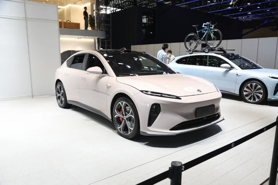 100Kwh Quatro Portas Porta balançante Nio Et5-2024 Carro de viagem Cinco lugares Veículos elétricos