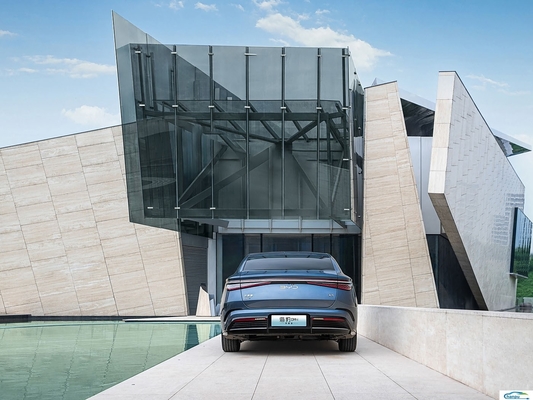 Versão Medieum Glory Dm-I 121Km Elite Tipo Sedan com sistema de direção de suspensão da BYD