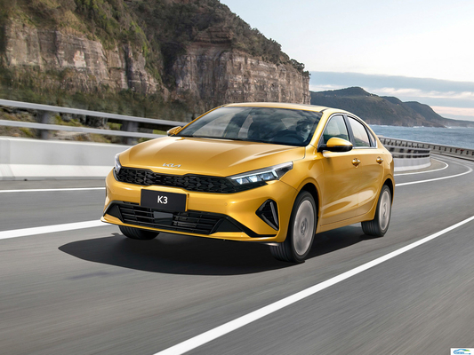 KIA K3 1.5L 1.4T Limousine a gasolina com janela traseira elétrica e uma chave de elevação