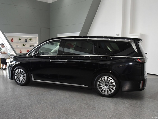 Experimente o melhor de ambos os mundos com o 2024 Voyah Dreamers Lantu Luxury 4-Drive SUV