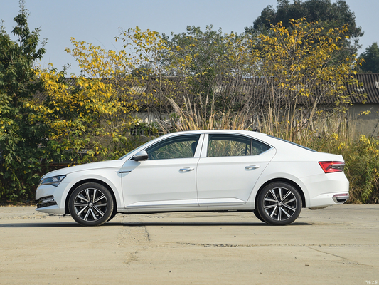 Ajuste elétrico do assento do condutor 2024 Skoda Superb TSI 280 SUV AWD para Volkswagen