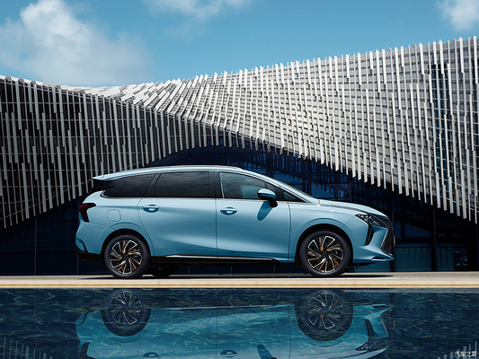 2024 Dongfeng Fengxing Forthing Juventude Iate 1.5T 7-Speed 197 HP L4 Médio MPV Automóvel a gasolina