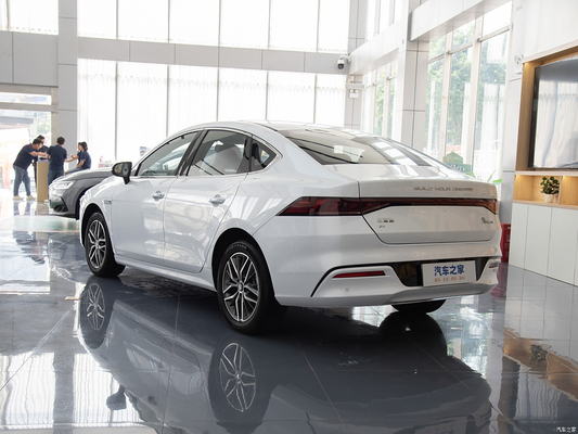 Revolucione a sua experiência de condução com o 2024 BYD Qin Plus EV e DM-i Hybrid Sedan